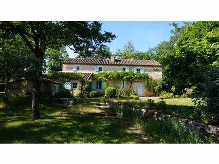 belle propriété rurale avec dépendances et terrain de 7 hectares