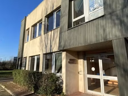 a louer - locaux d'activité de 456 m² avec quai