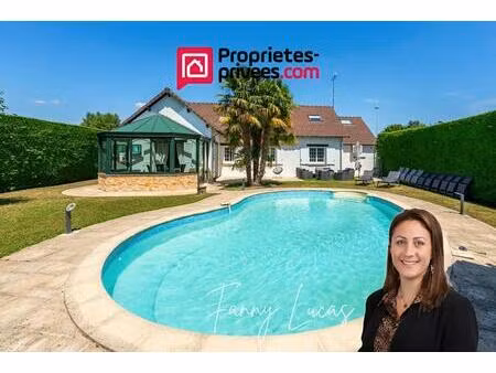 maison familiale avec piscine et véranda