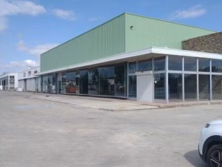 location local commercial 1500m2 perpignan 66000 - 5250 € - surface privée