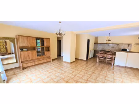 location maison 5 pièces 98m2 amélie-les-bains-palalda 66110 - 875 € - surface privée