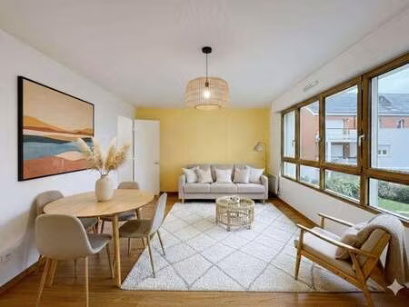 location appartement 2 pièces à port-louis (56290) : à louer 2 pièces / 49m² port-louis