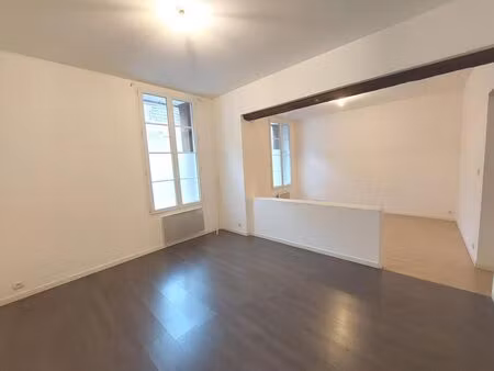 location appartement 3 pièces 74 m² à vauvert (30600)