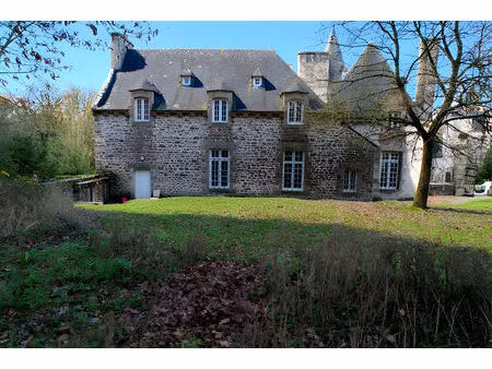 dinan : un bout de patrimoine pour cette habitation cosy  3chbres  terrasse et jardinet à 