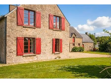 ancienne ferme bretonne en pierre avec dépendances – fort potentiel patrimonial  secteur..