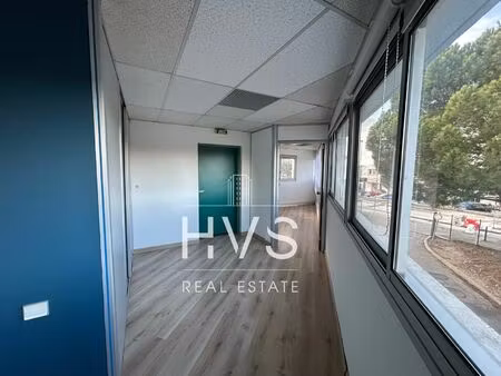 location local professionnel 42m²