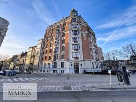 quartier mérode : magnifique rez-de-chaussée