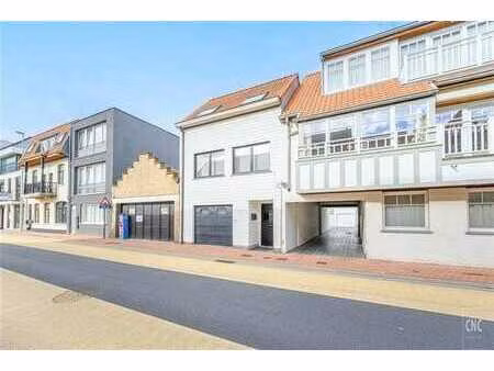 bel-étage prêt à l'emploi dans un endroit calme à duinbergen