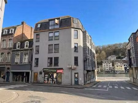 bel appartement 2 chambres en plein centre-ville de dinant