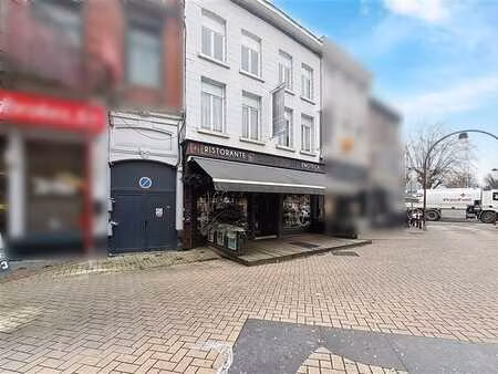 immeuble de rapport avec rez commercial ( châtelet )