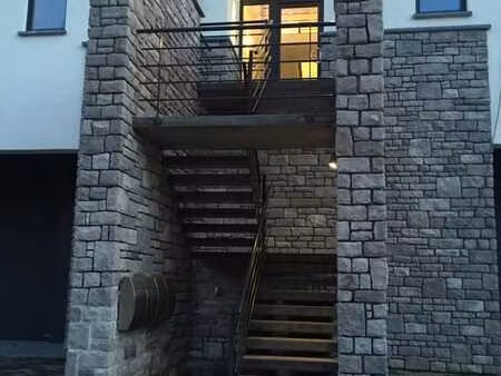 appartement lumineux 2 chambres yvoir  grande terrasse sud