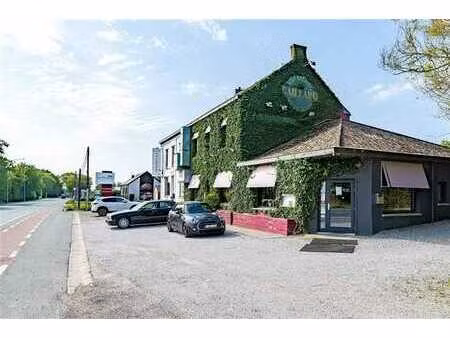 corbais n4 - surface commerciale avec parking !