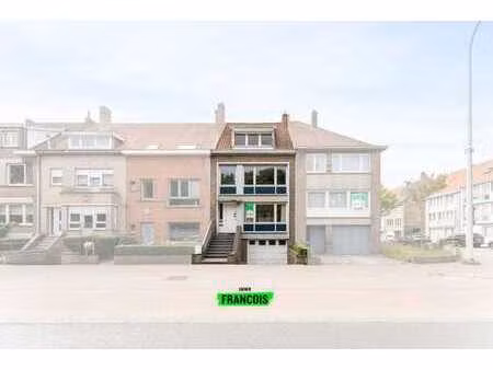 charmante maison mitoyenne avec 4-5 chambres  garage et cou…