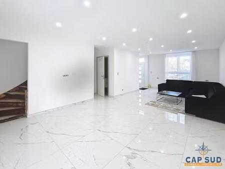 grande maison 3 chambres avec terrasse.