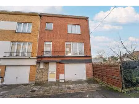 agréable maison 3 chambres avec garage et jardin