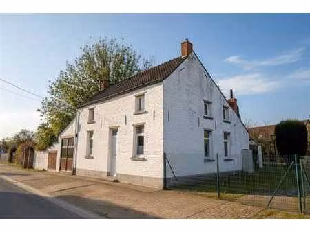 belle fermette  beau jardin & 2 garages