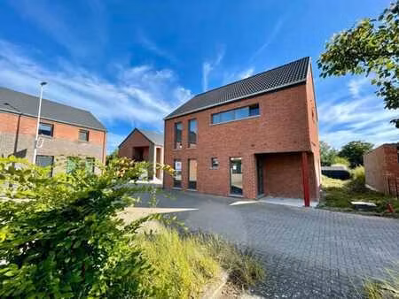 magnifique gros œuvre fermé de 3 chambres à vendre