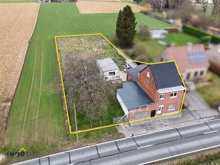 maison sur un grand terrain avec garage à pajottegem !