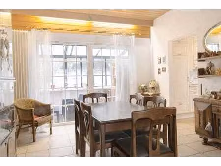 maison 3 façades avec trois chambres  jardin et garage