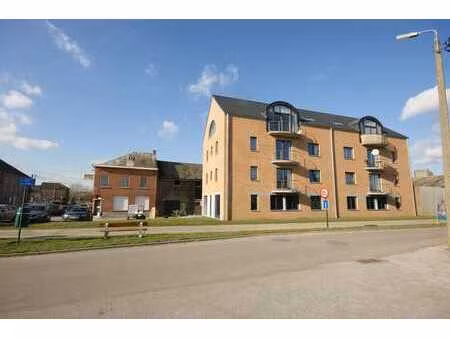 lumineux bien isolé bordure ravel à 5min jodoigne+garage