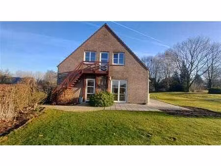 appartement 2 chambres à corbais - jardin commun