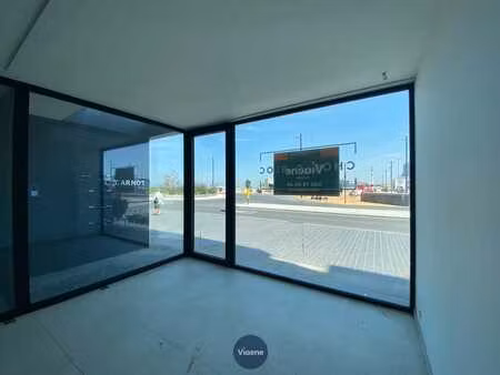 handelsgelijkvloers op de visserskaai