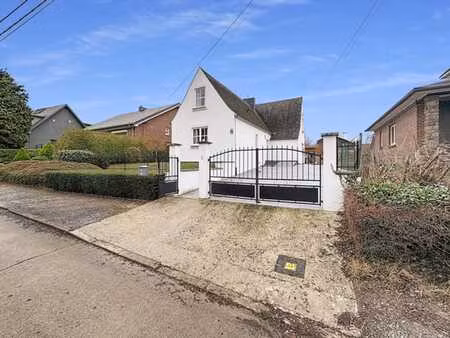 maison 4 façades entièrement rénovée – 4 chambres – jardin