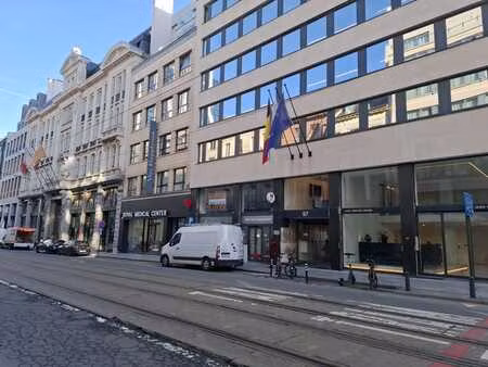 à louer – surface commerciale d’exception – rue royale