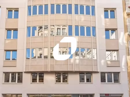 a louer  surfaces rénovées