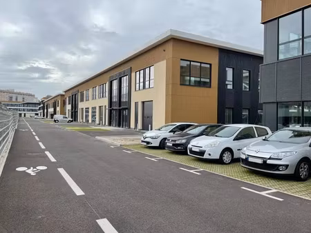 location local d'activités nanterre 92000