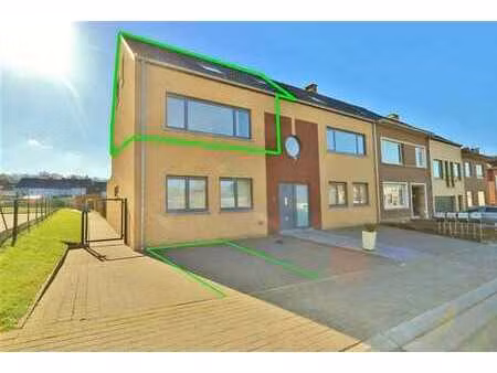 duplex appartement avec 3 chambres  terrasse et emplacement