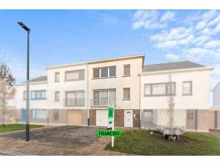 maison mitoyenne avec 4 chambres  jardin ensoleillé et gran…