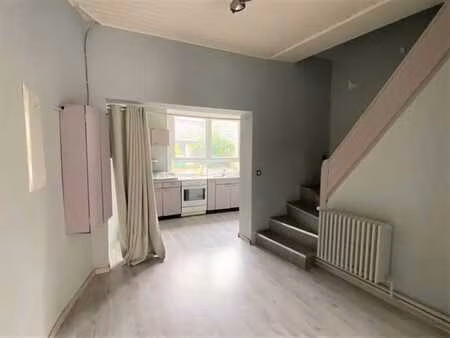 jolie maison de 3 chambres avec jardin au centre de basècles