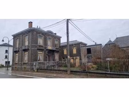 maison 4 façades à rénover au centre de hotton