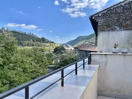 appartement f3 avec terrasse à bessèges