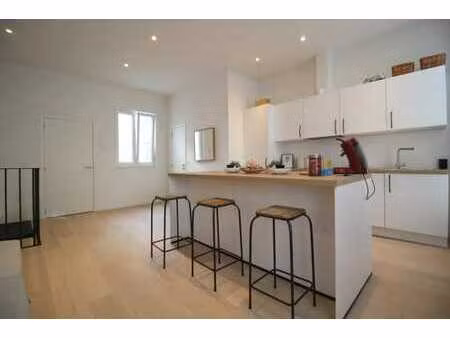 centre de bruxelles - triplex +/- 70m²