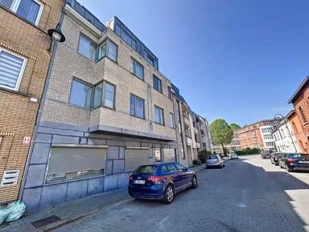 très bel appartement 2 chambres avec terrasse