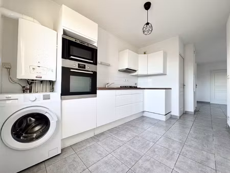 nimes / carreau de l'anes - type 3 avec climatisation et 2 p