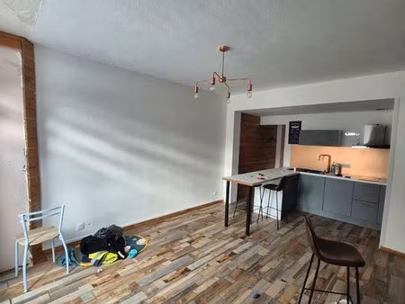 location maison de village