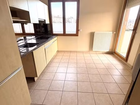 beau t5 non meublé + garage et cave fontaines sur saône