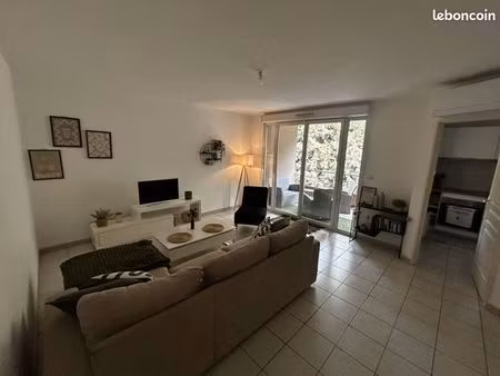 t2 45 m² avec terrasse  parking et piscine – le pontet (résidence le prieuré)