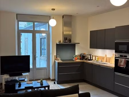 t3 rénové en plein centre d'orléans