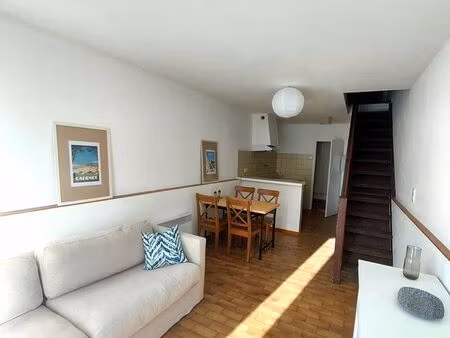 maison de village meublée 2 pièces centre village à cadenet