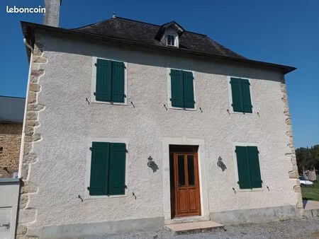 maison individuelle avec grange  parking et jardin