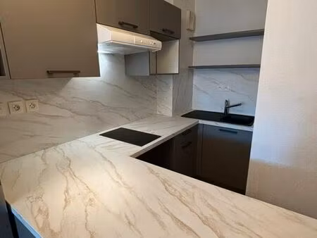 appartement t2 nu  piscine  terrasse  cuisine neuve