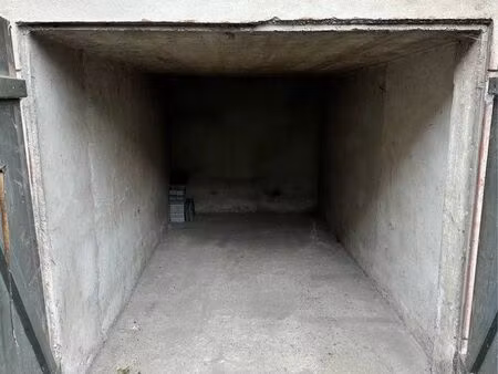 garage fermé sur propriété privée – centre-ville sarrebourg – 60