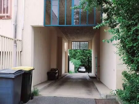 parking privé et sécurisé