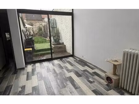 location maison  m² t-3 à saint-quentin  750 €