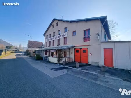 immeuble 750 m² avanne aveney