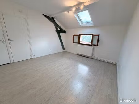 t1 etat neuf chauffage compris garage possible